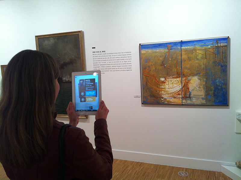 800px-Augmented_reality_at_Museu_de_Mataró_linking_to_Catalan_Wikipedia_(47)
